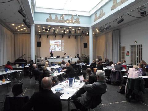 En conferencia de  DDHH exponen conflicto forestal e hidroelectrico en territorio Mapuche