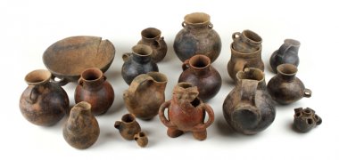 Exquisita muestra de joyas, tejidos y vasijas pre mapuches en Temuco