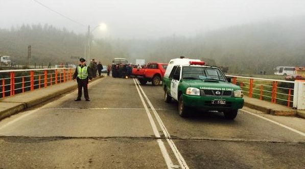 Comunidades mapuche bloquean tránsito por Puente Pichicautín debido al mal estado de los caminos